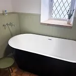 3-bed, With Parking, Walk To Pubs, Shops & Trails * Guisborough